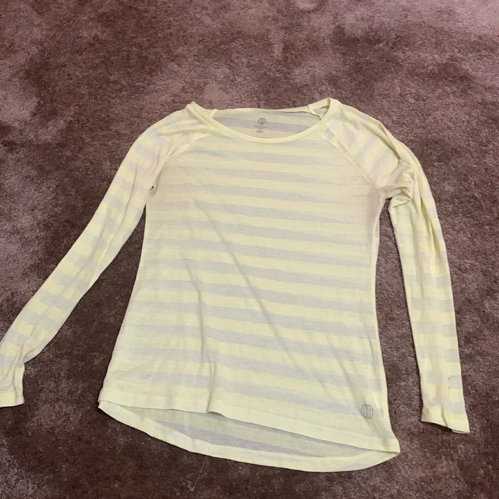 2 Long sleeve shirts to layer